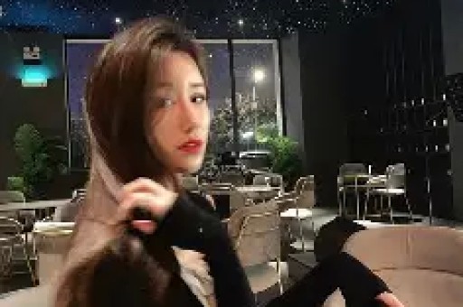 河南一男子闯入女澡堂打人洗浴中心：他进去打他媳妇；涉事男子已被警方控制